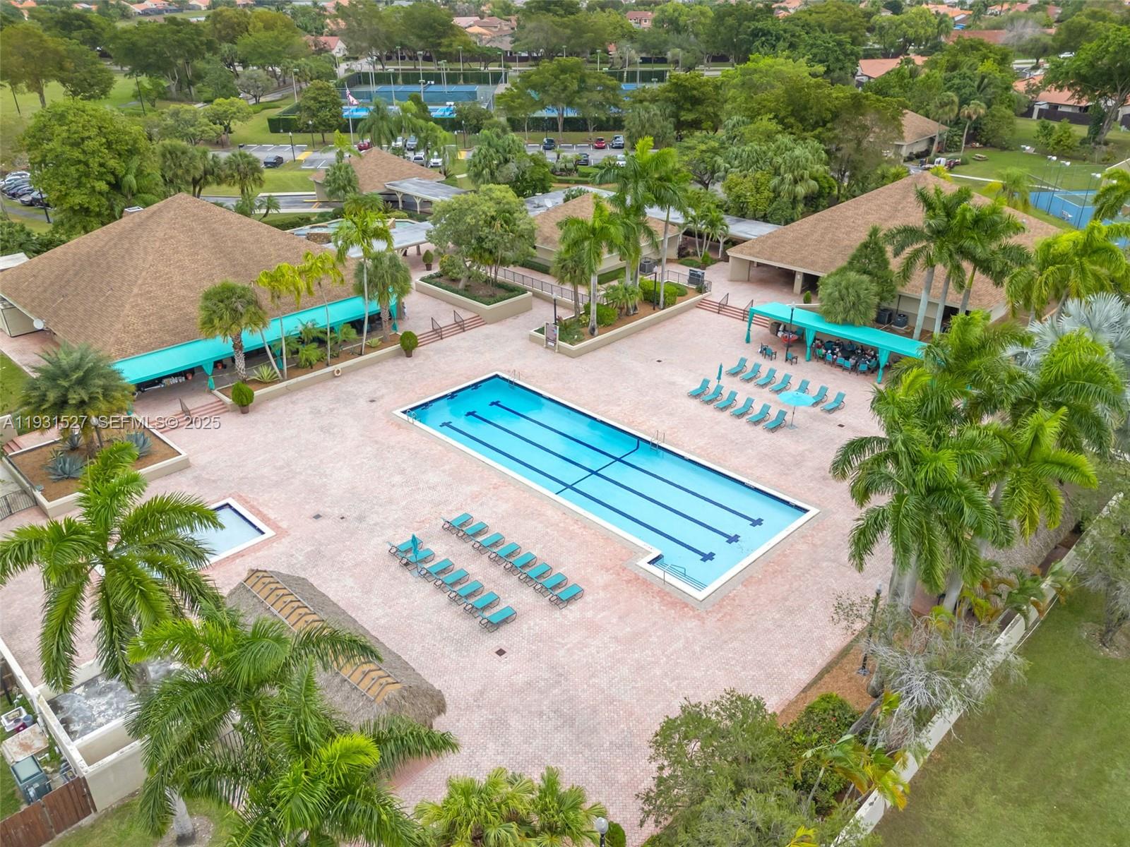 LAKES MEADOW VLG HMS CDO 4 - Residential