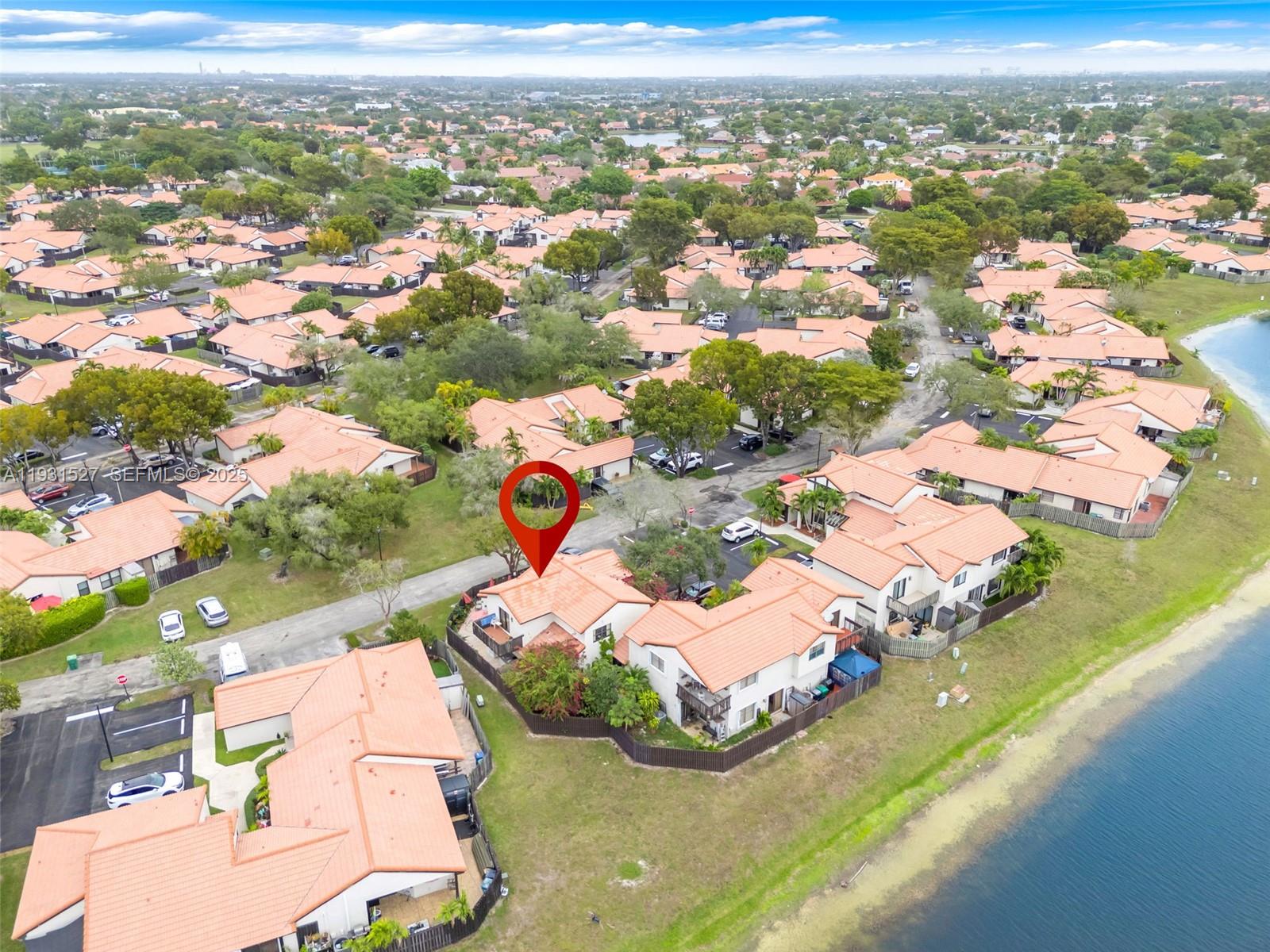 LAKES MEADOW VLG HMS CDO 4 - Residential