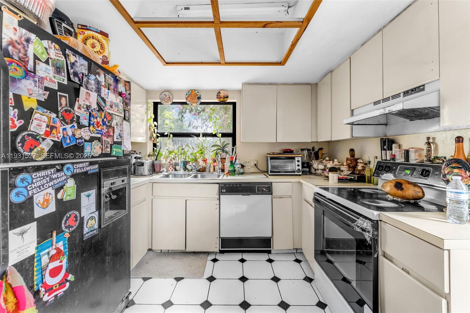 LAKES MEADOW VLG HMS CDO 4 - Residential