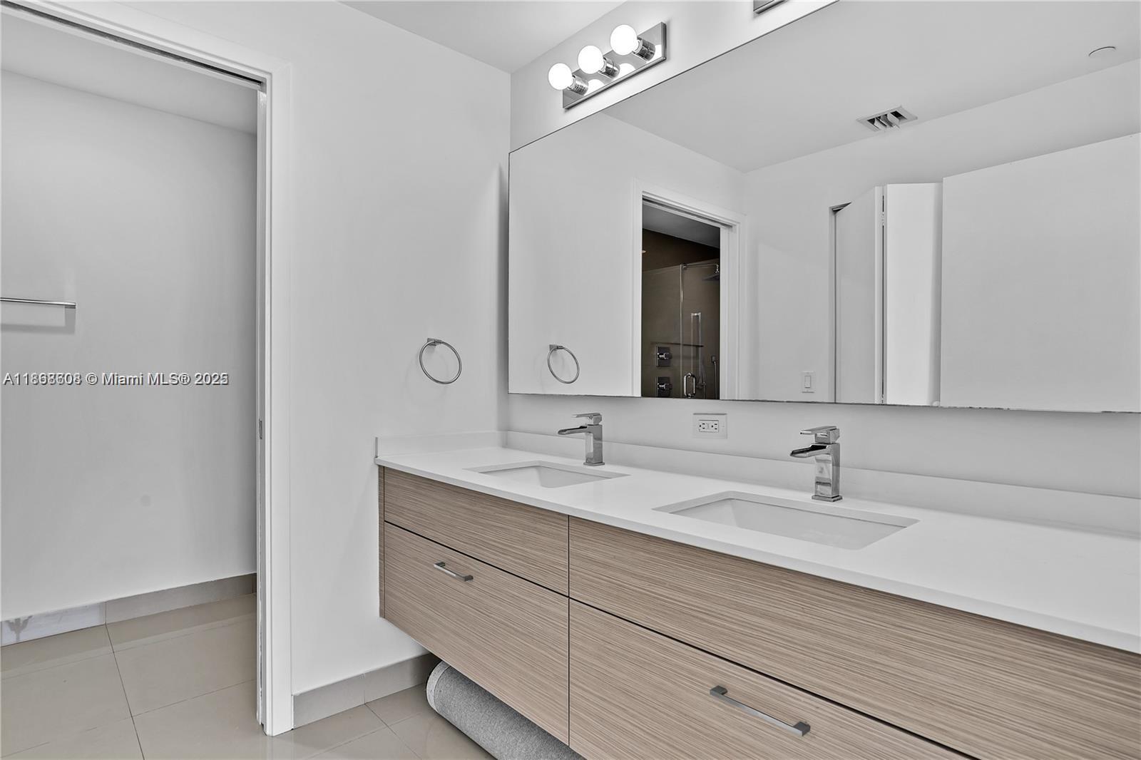 BAY HOUSE MIAMI CONDO - Residential