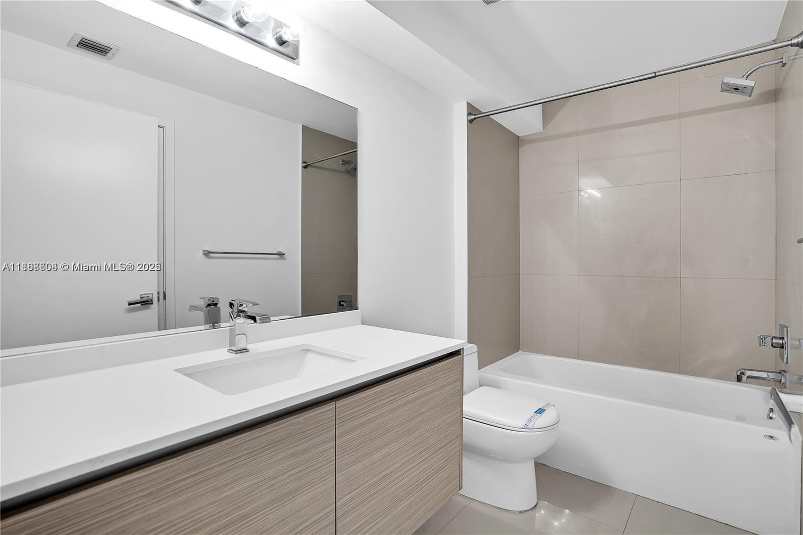 BAY HOUSE MIAMI CONDO - Residential