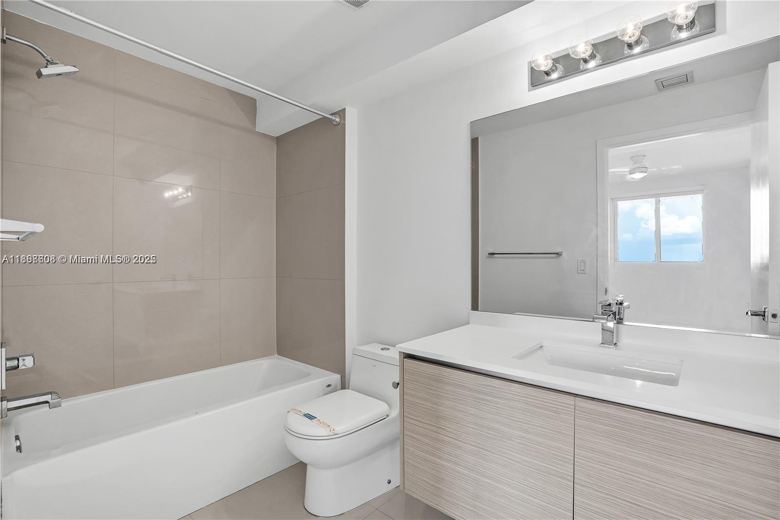 BAY HOUSE MIAMI CONDO - Residential