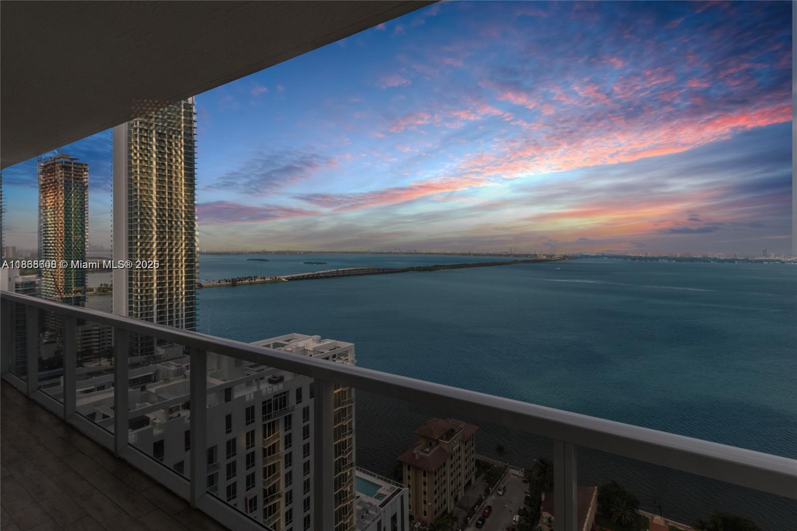 BAY HOUSE MIAMI CONDO - Residential