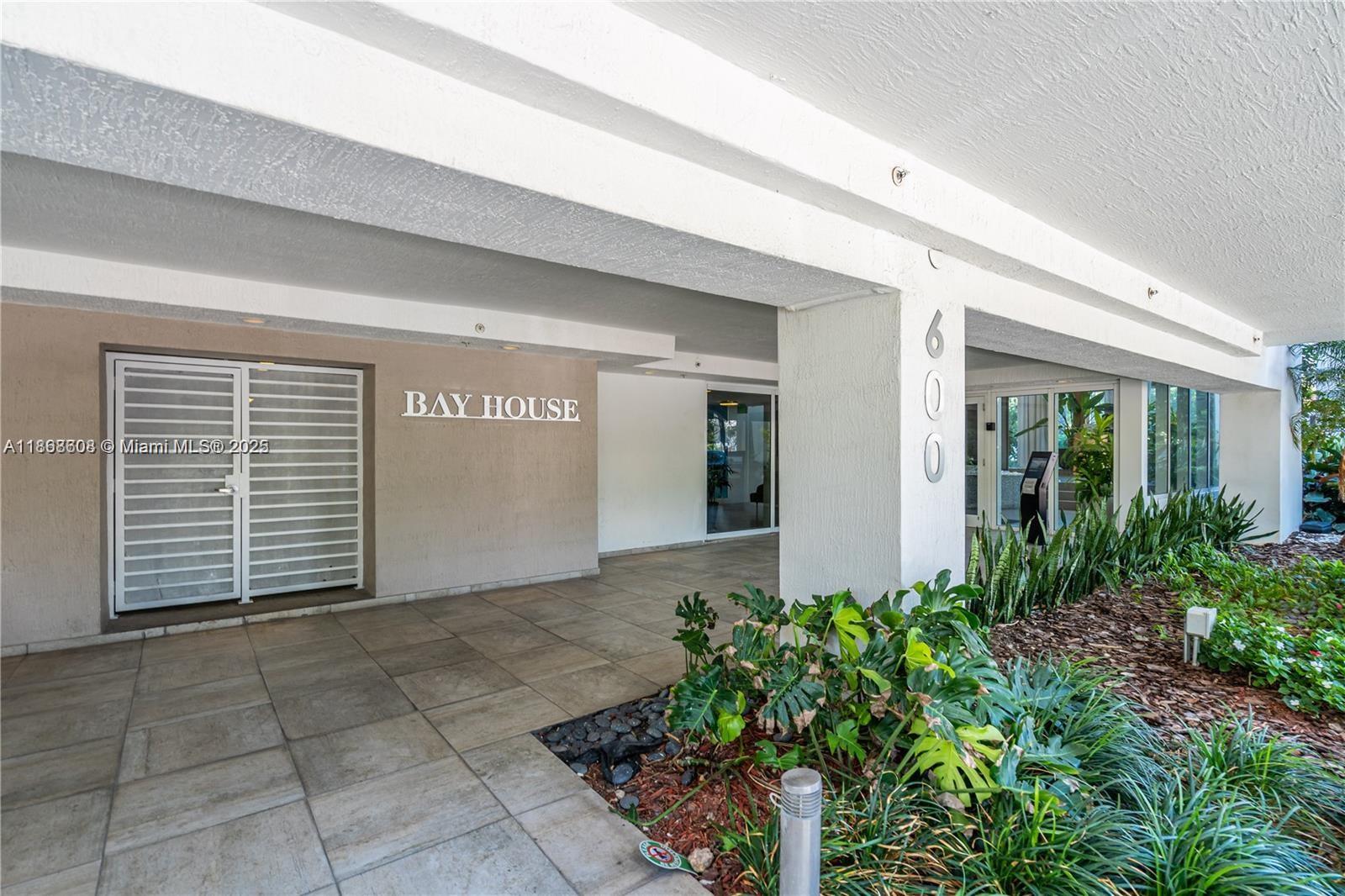 BAY HOUSE MIAMI CONDO - Residential