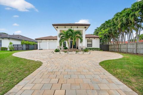 19200 Belview Dr Cutler Bay FL 33157