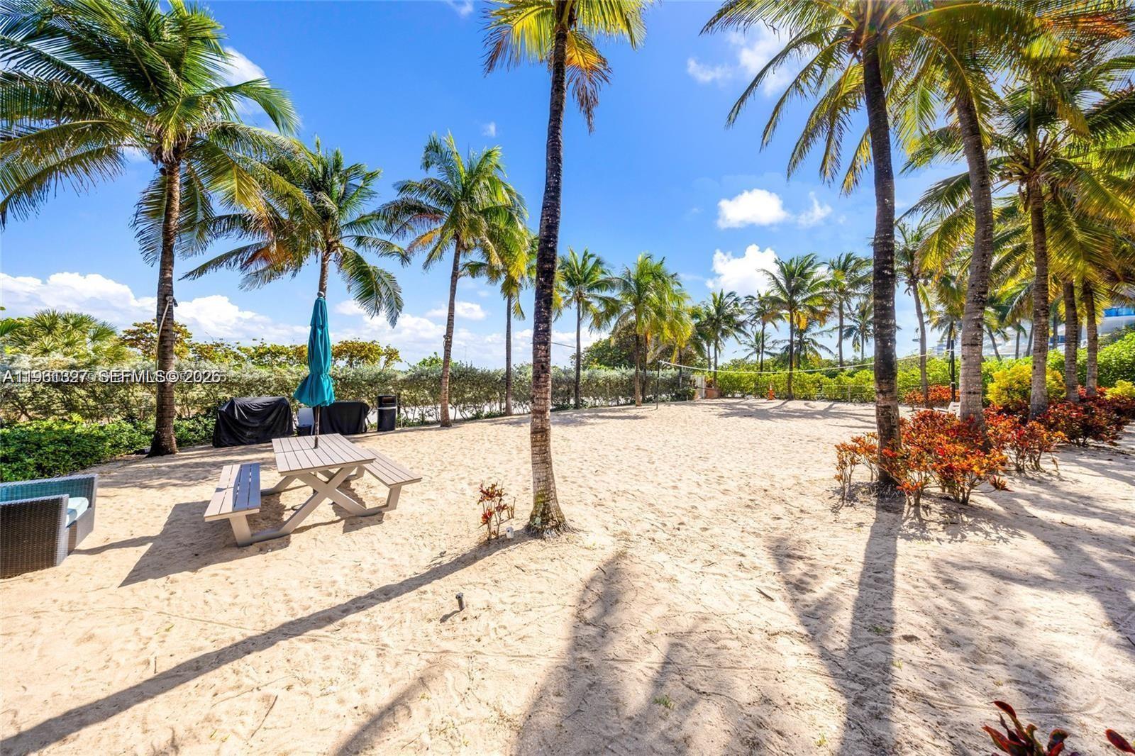 9172 Collins Ave 212