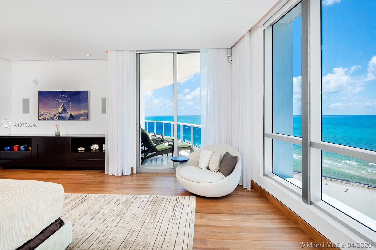 THE RESIDENCES AT THE BAT - Residential