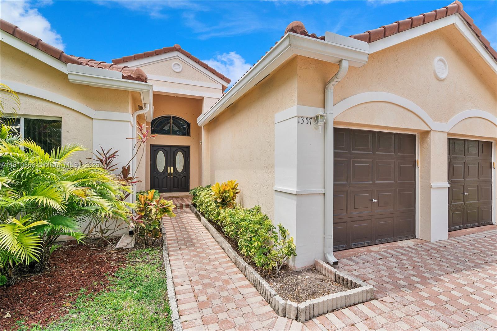 Property for Sale at 1357 Camellia Ln, Weston, Broward County, Florida - Bedrooms: 4 
Bathrooms: 3  - $895,000