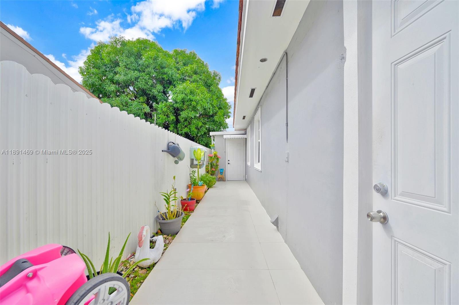 ZENA GARDENS - Residential