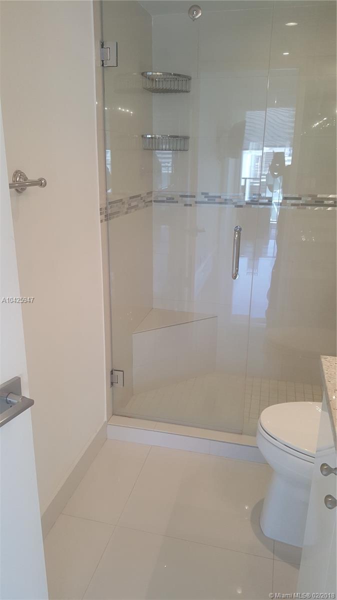 BRICKELL PLACE CONDO - Residential Lease