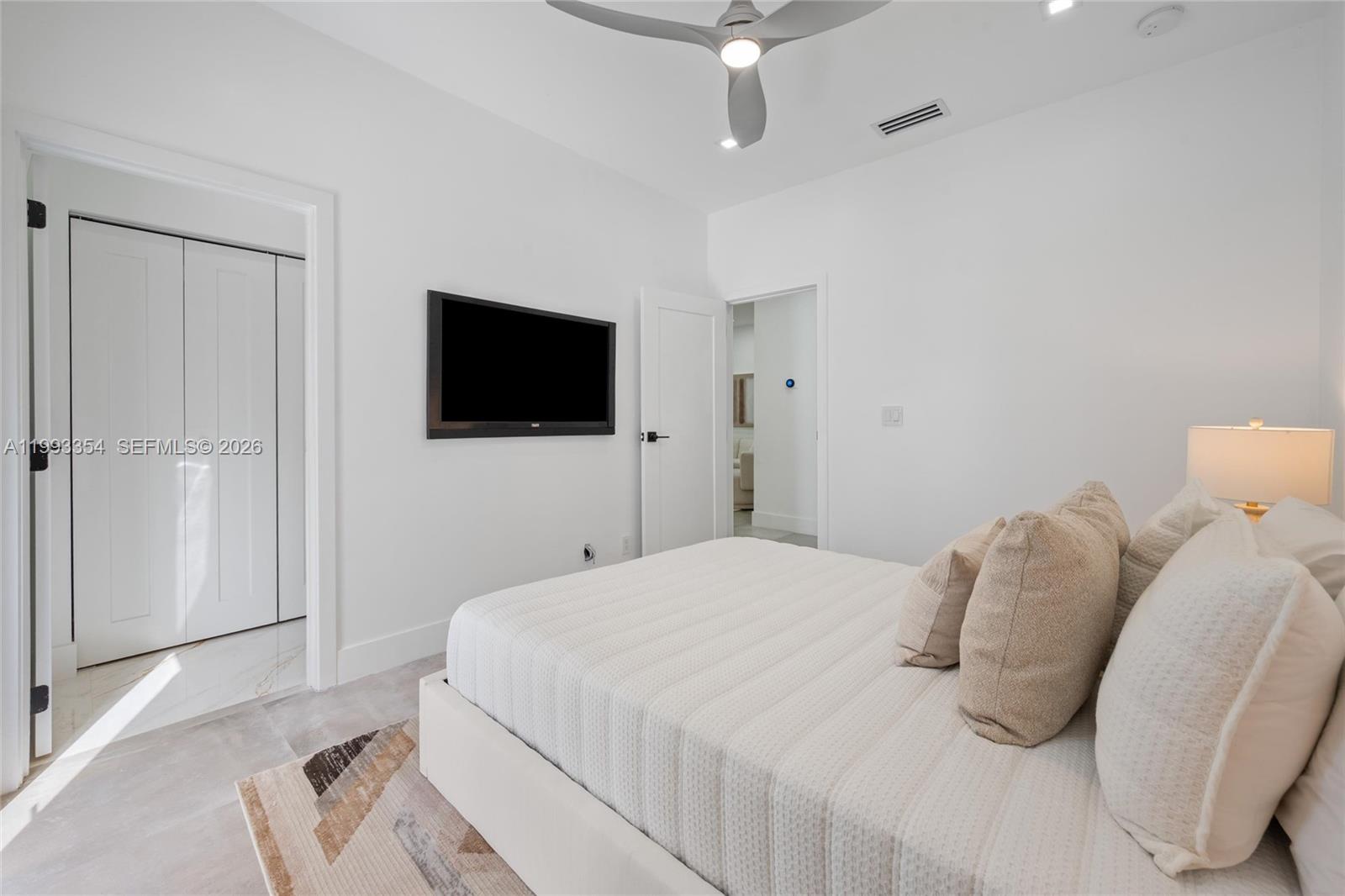 C GABLES GRANADA SEC - Residential