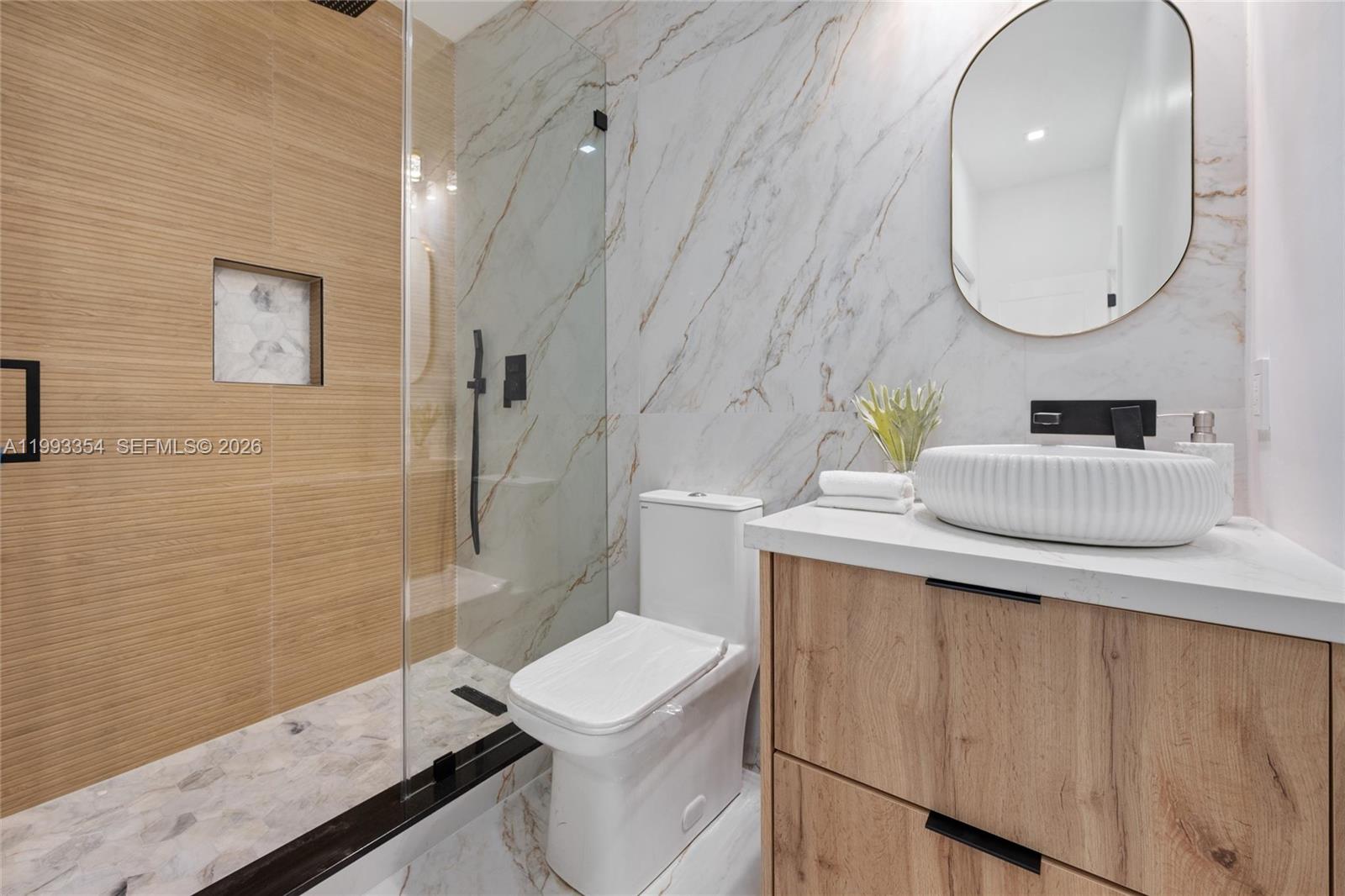 C GABLES GRANADA SEC - Residential