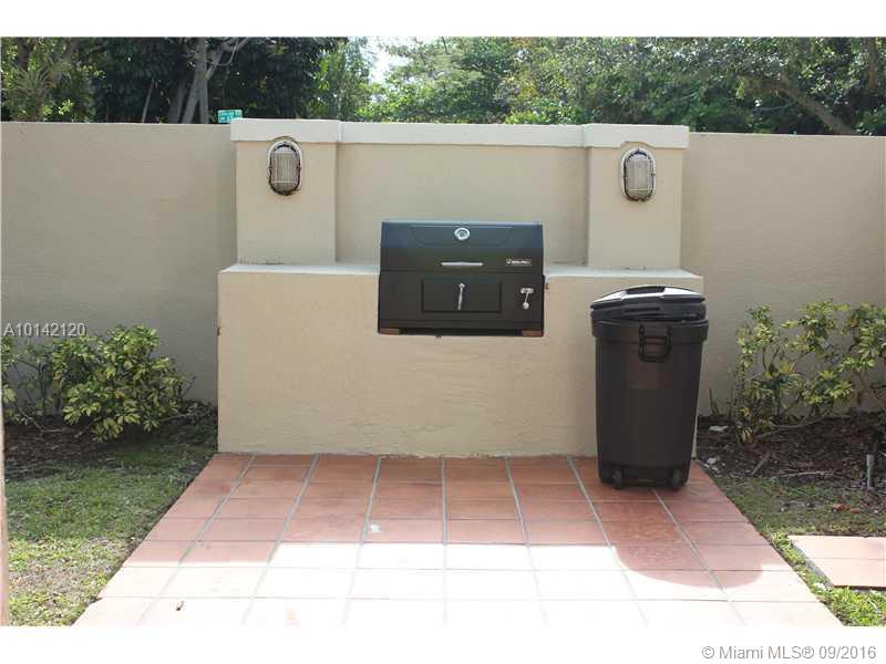 DAVIS GARDENS - Residential