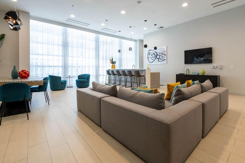 ONYX ON THE BAY CONDO - Residential