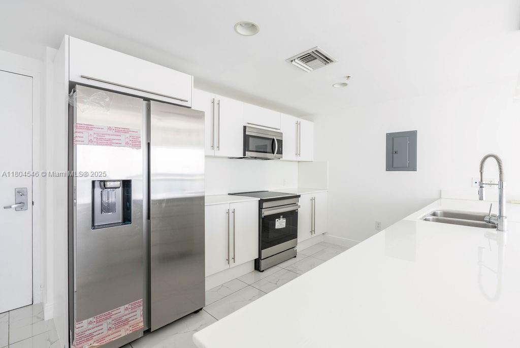 665 NE 25th St 405