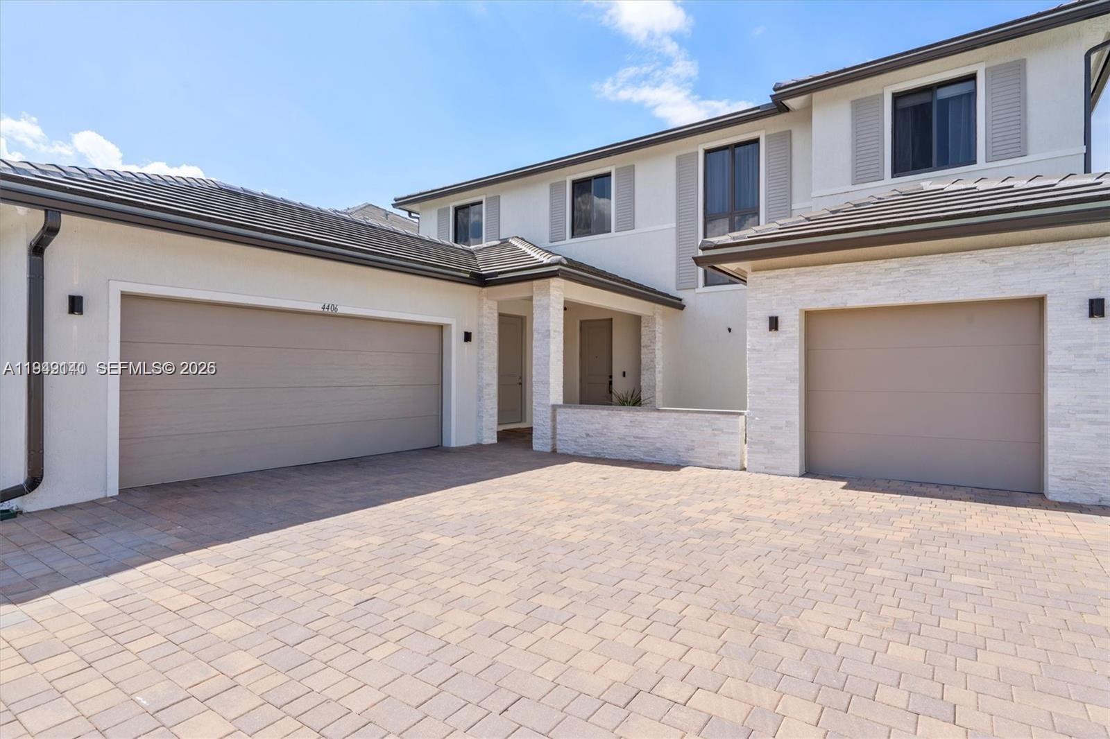 TUSCAN ISLES - Residential