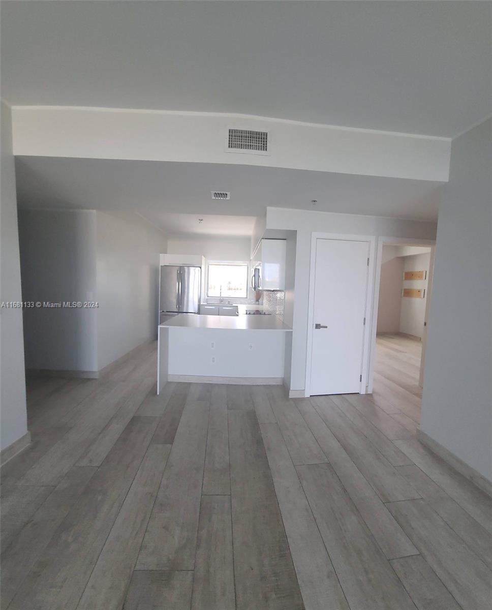 BLUE CONDO - Residential Lease