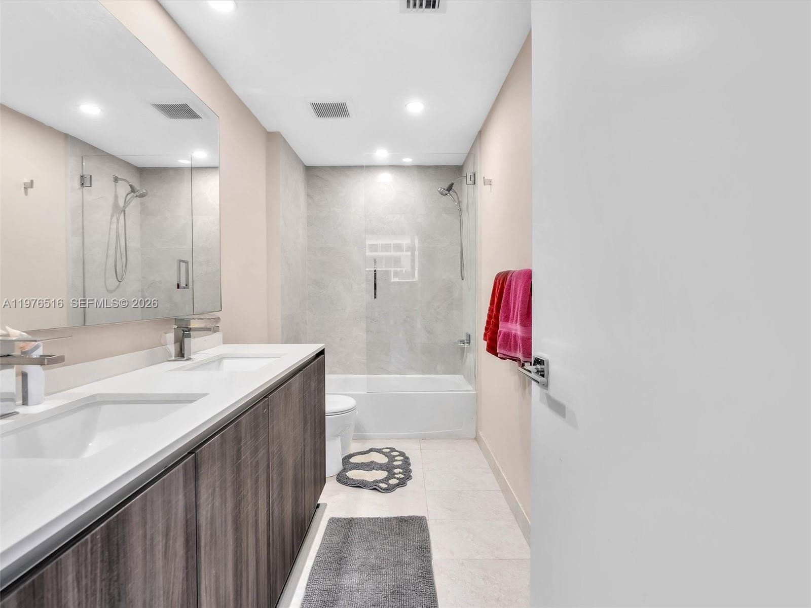 ARIA ON THE BAY CONDO - Residential Lease