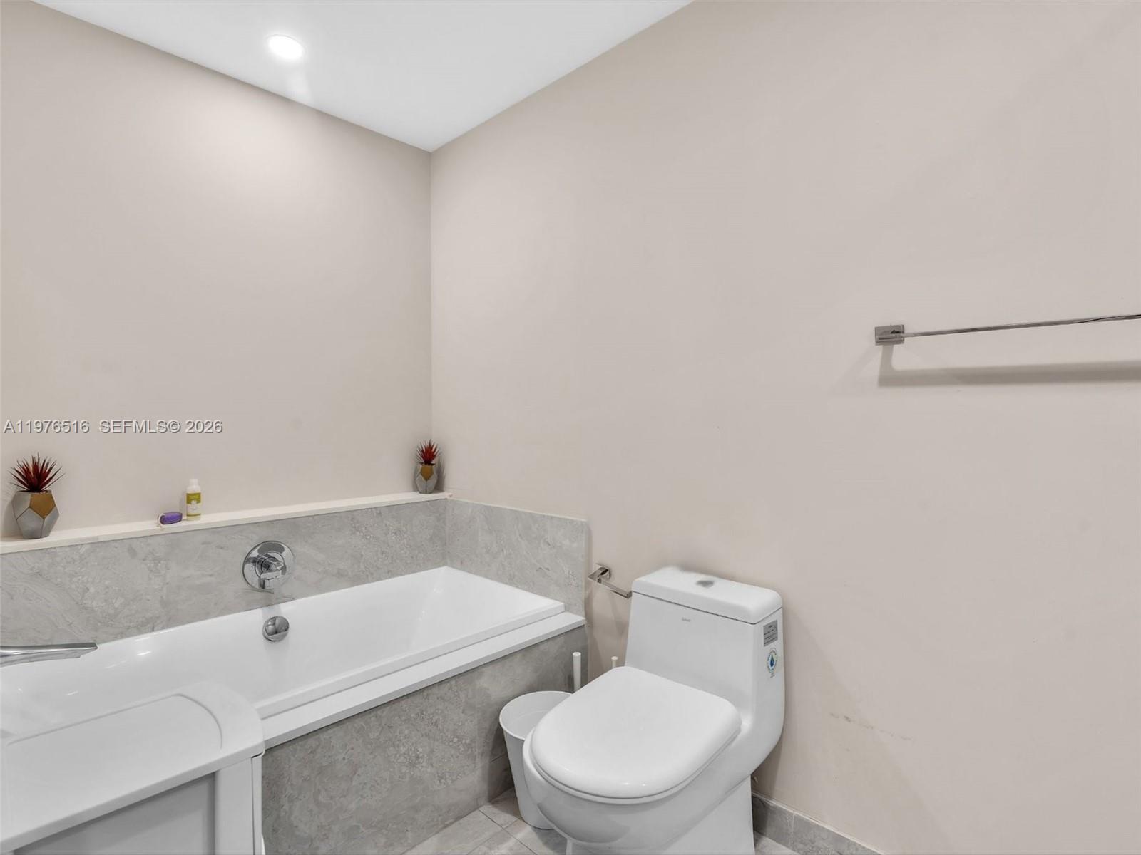 ARIA ON THE BAY CONDO - Residential Lease