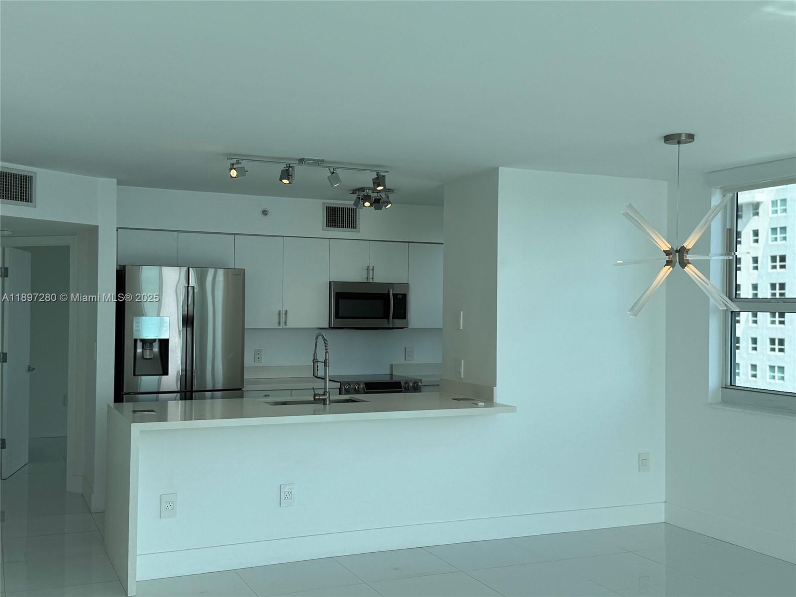 THE MARK ON BRICKELL COND - Residential