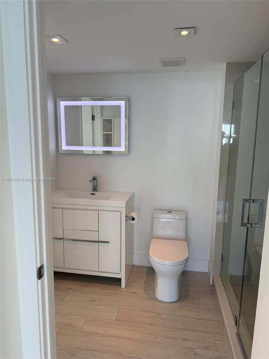 THE MARK ON BRICKELL COND - Residential