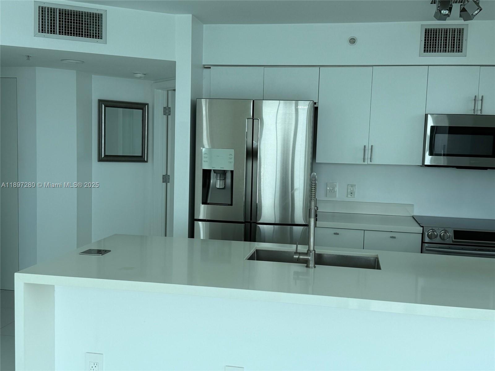 THE MARK ON BRICKELL COND - Residential