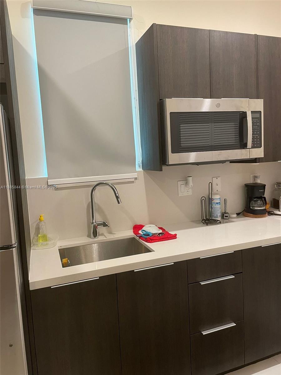 LANDMARK AT DORAL CENTRAL - Residential Lease