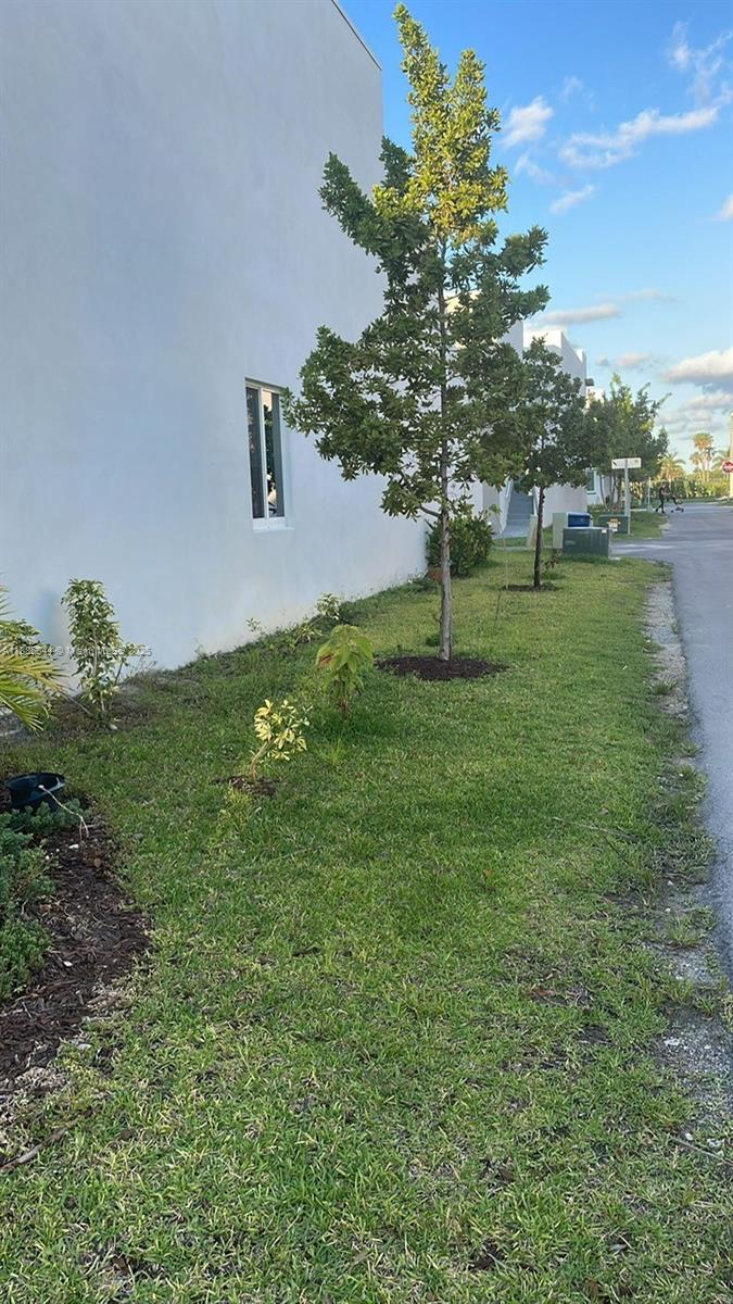 LANDMARK AT DORAL CENTRAL - Residential Lease