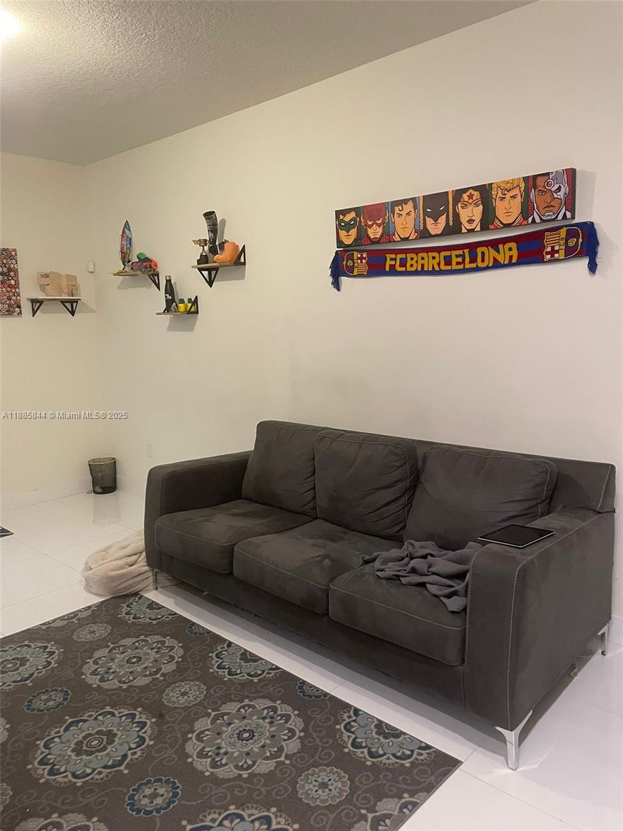 LANDMARK AT DORAL CENTRAL - Residential Lease