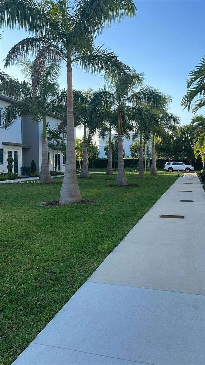 LANDMARK AT DORAL CENTRAL - Residential Lease