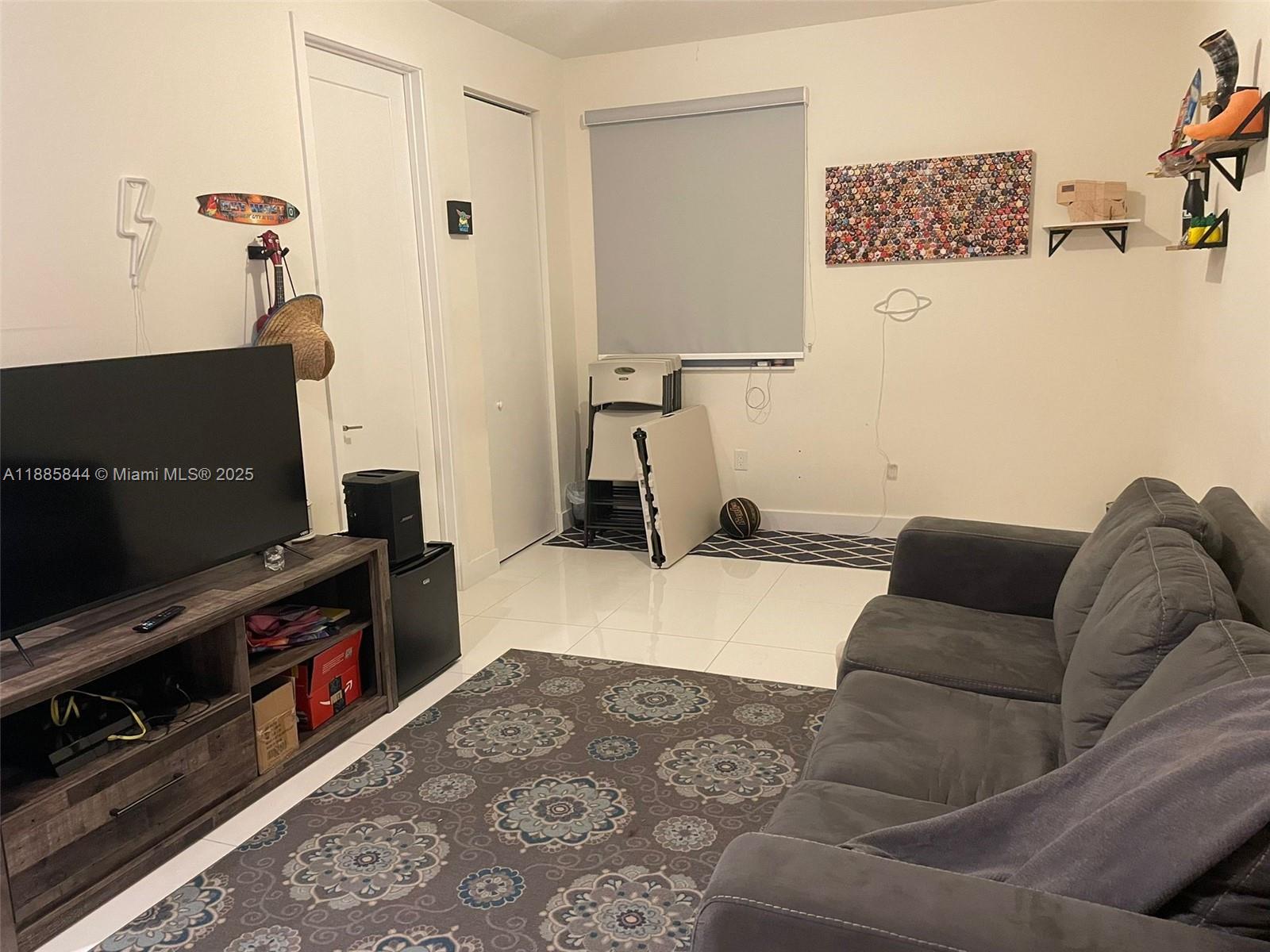 LANDMARK AT DORAL CENTRAL - Residential Lease