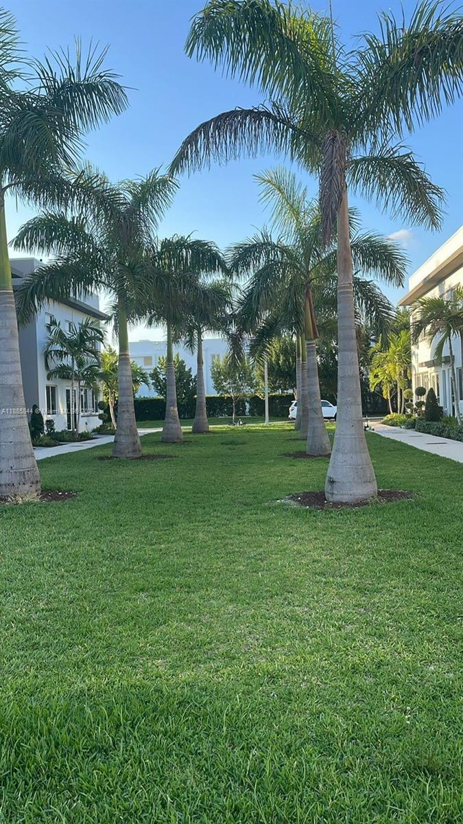 LANDMARK AT DORAL CENTRAL - Residential Lease