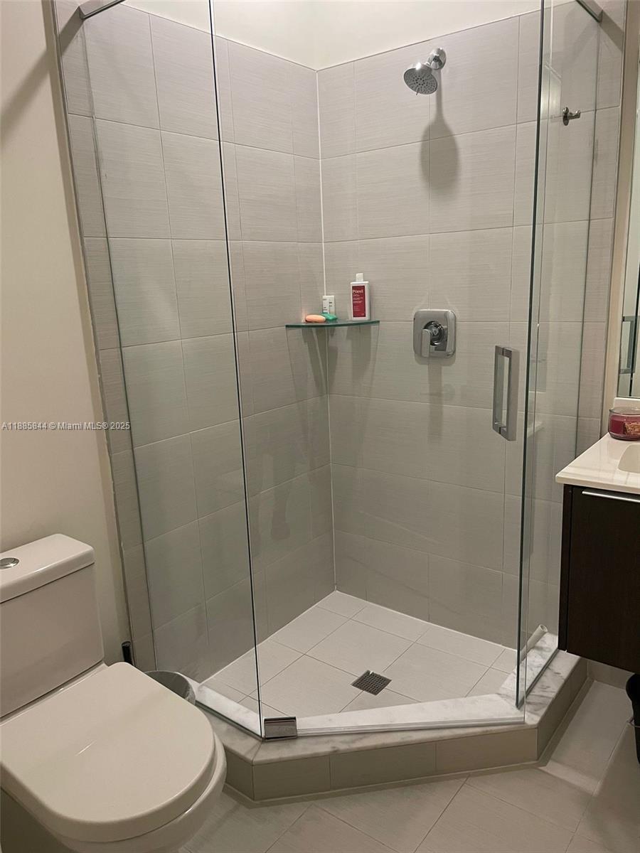 LANDMARK AT DORAL CENTRAL - Residential Lease