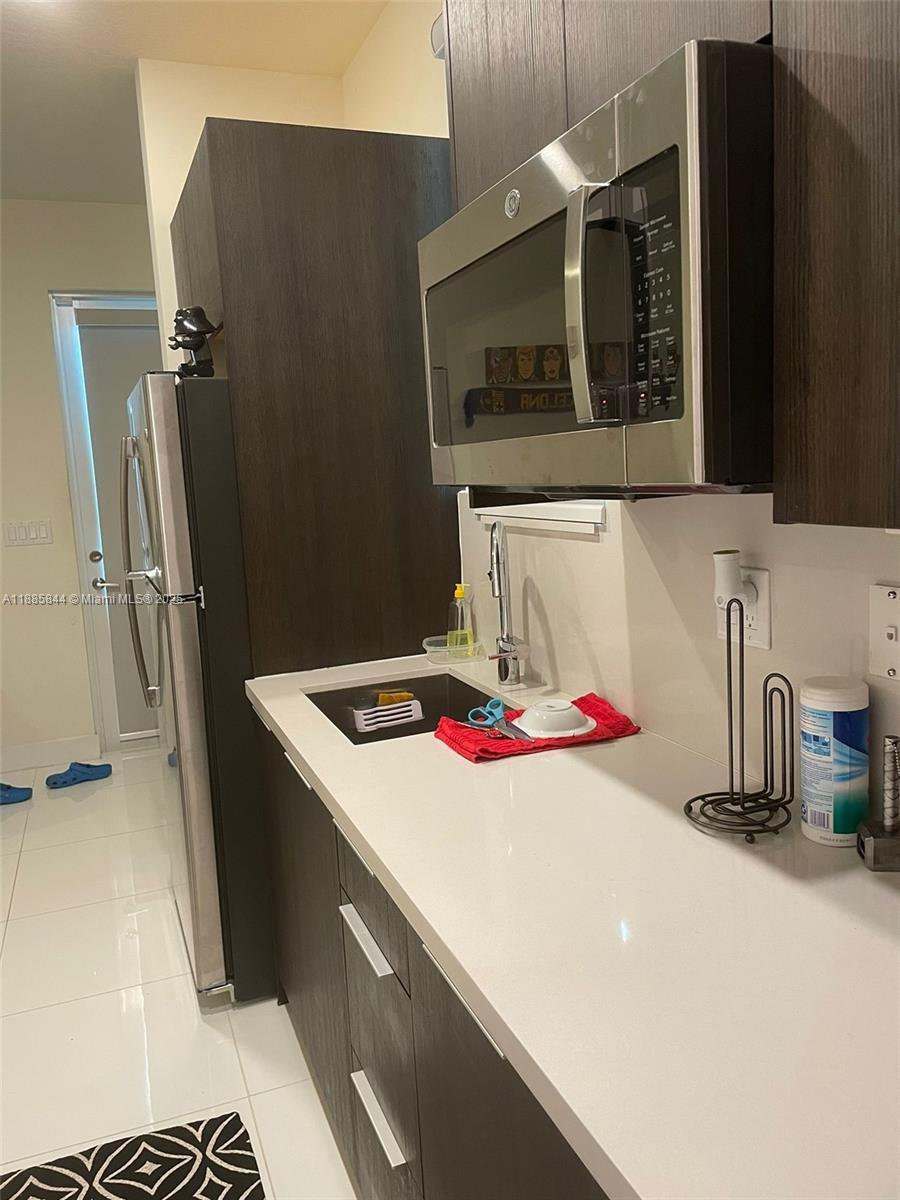 LANDMARK AT DORAL CENTRAL - Residential Lease