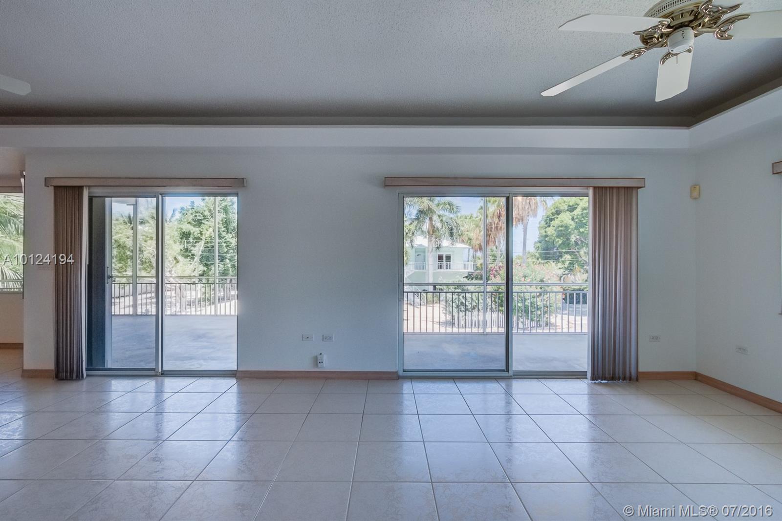 Singletons Add Tavernier - Residential