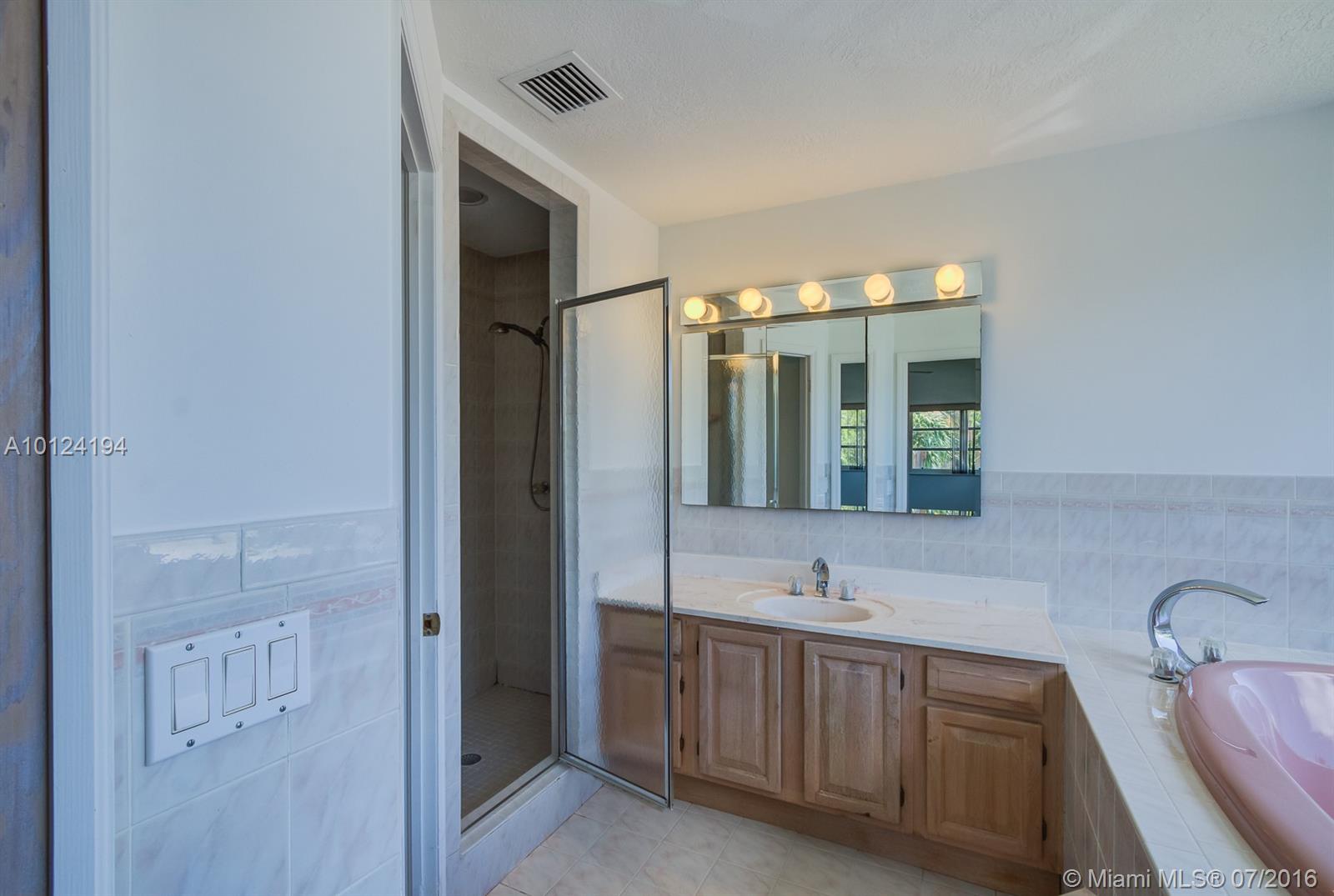 Singletons Add Tavernier - Residential