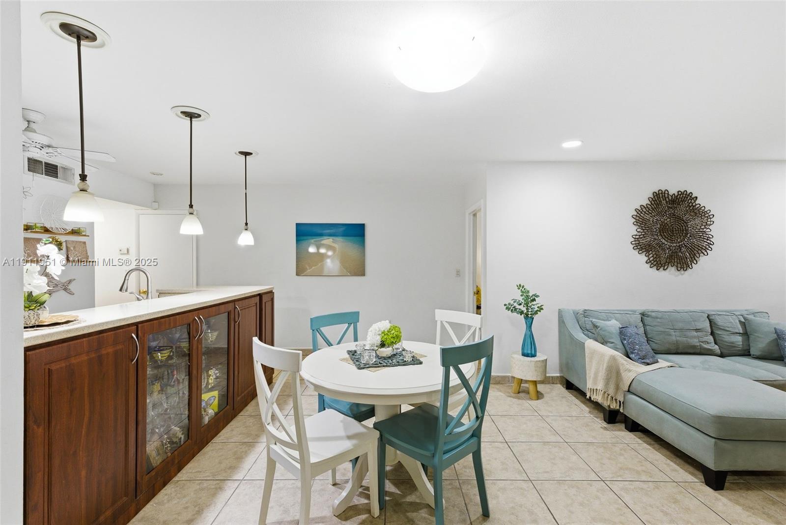 MIAMI LAKES WINDMILL GATE - Residential