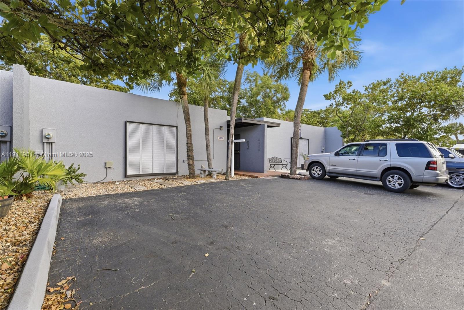 MIAMI LAKES WINDMILL GATE - Residential