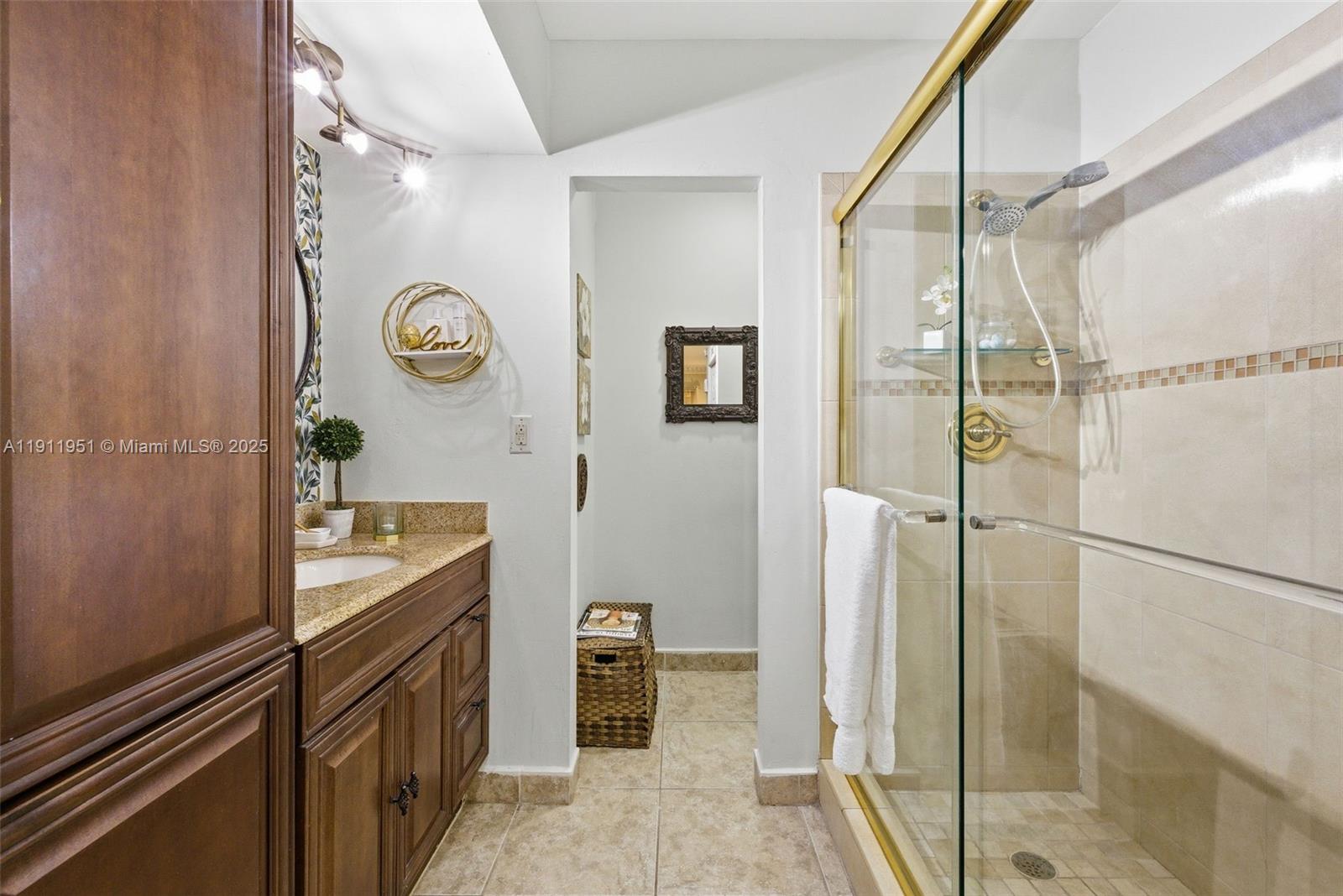 MIAMI LAKES WINDMILL GATE - Residential