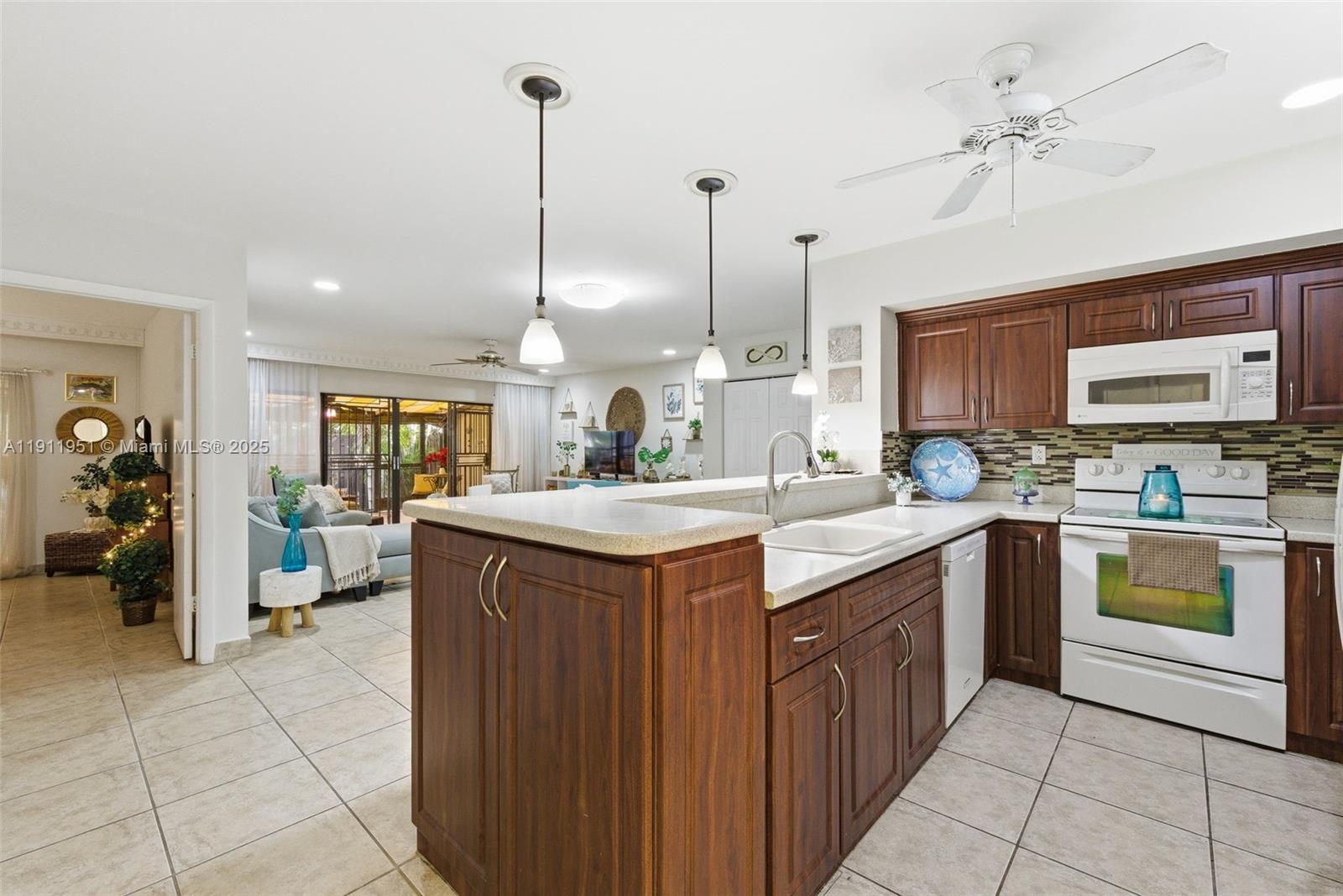 MIAMI LAKES WINDMILL GATE - Residential