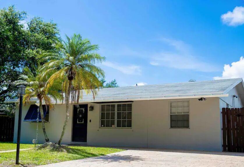 7650 NW 33rd St
