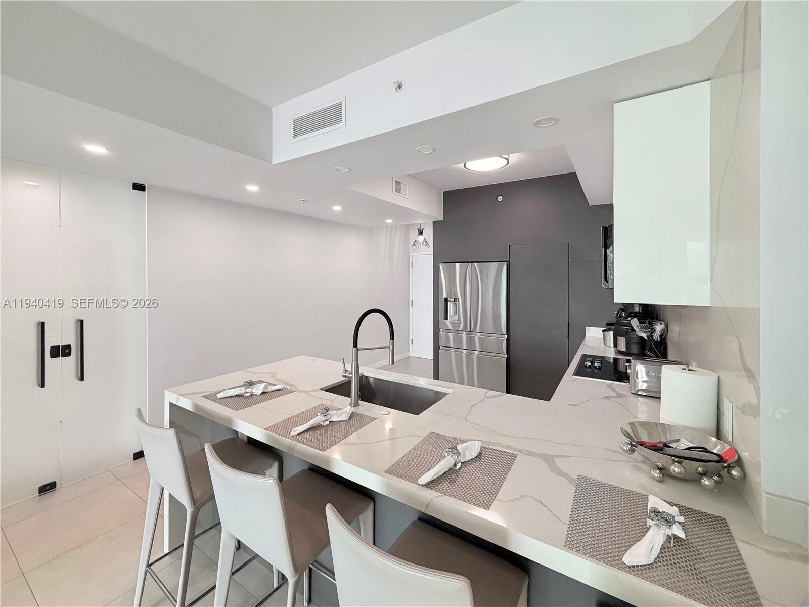 BRICKELL ON THE RIVER N T - Residential Lease