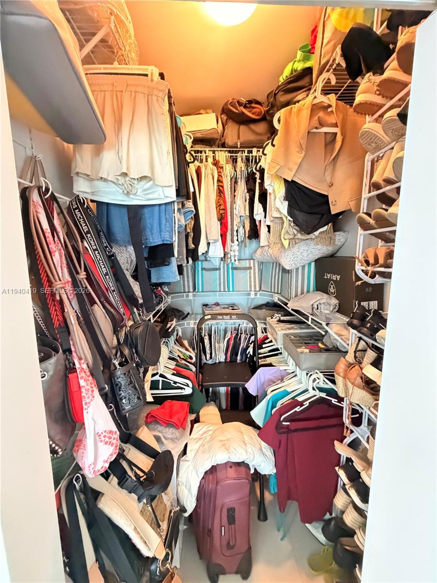 BRICKELL ON THE RIVER N T - Residential Lease