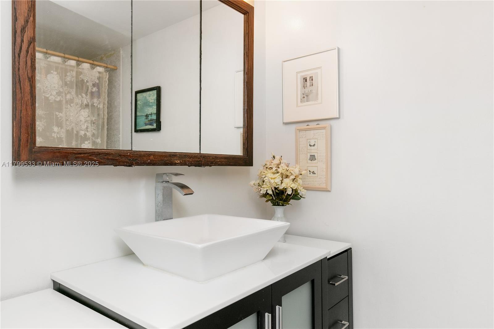 DESOTO PARK CONDO - Residential Lease