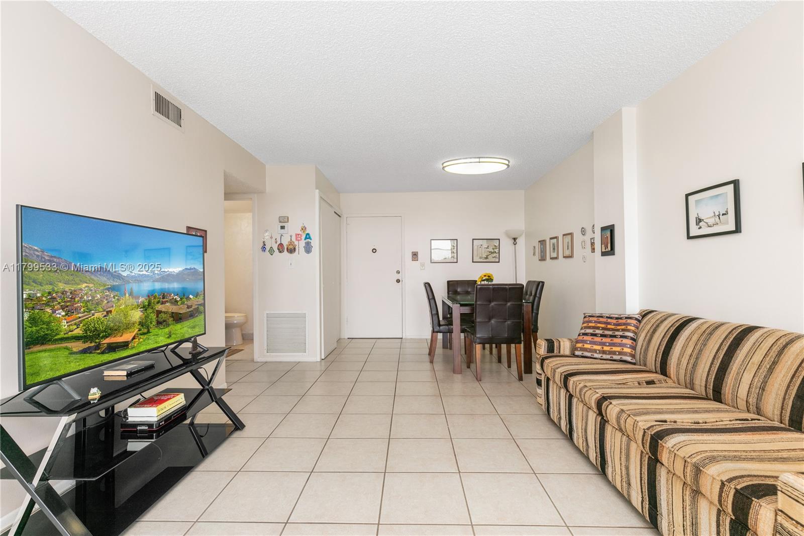 DESOTO PARK CONDO - Residential Lease