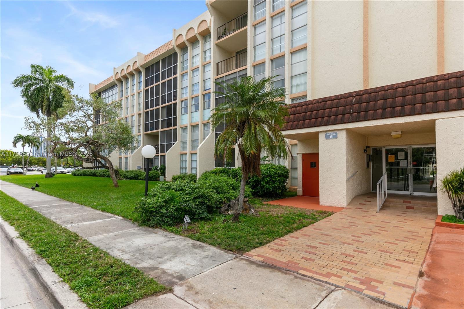 DESOTO PARK CONDO - Residential Lease