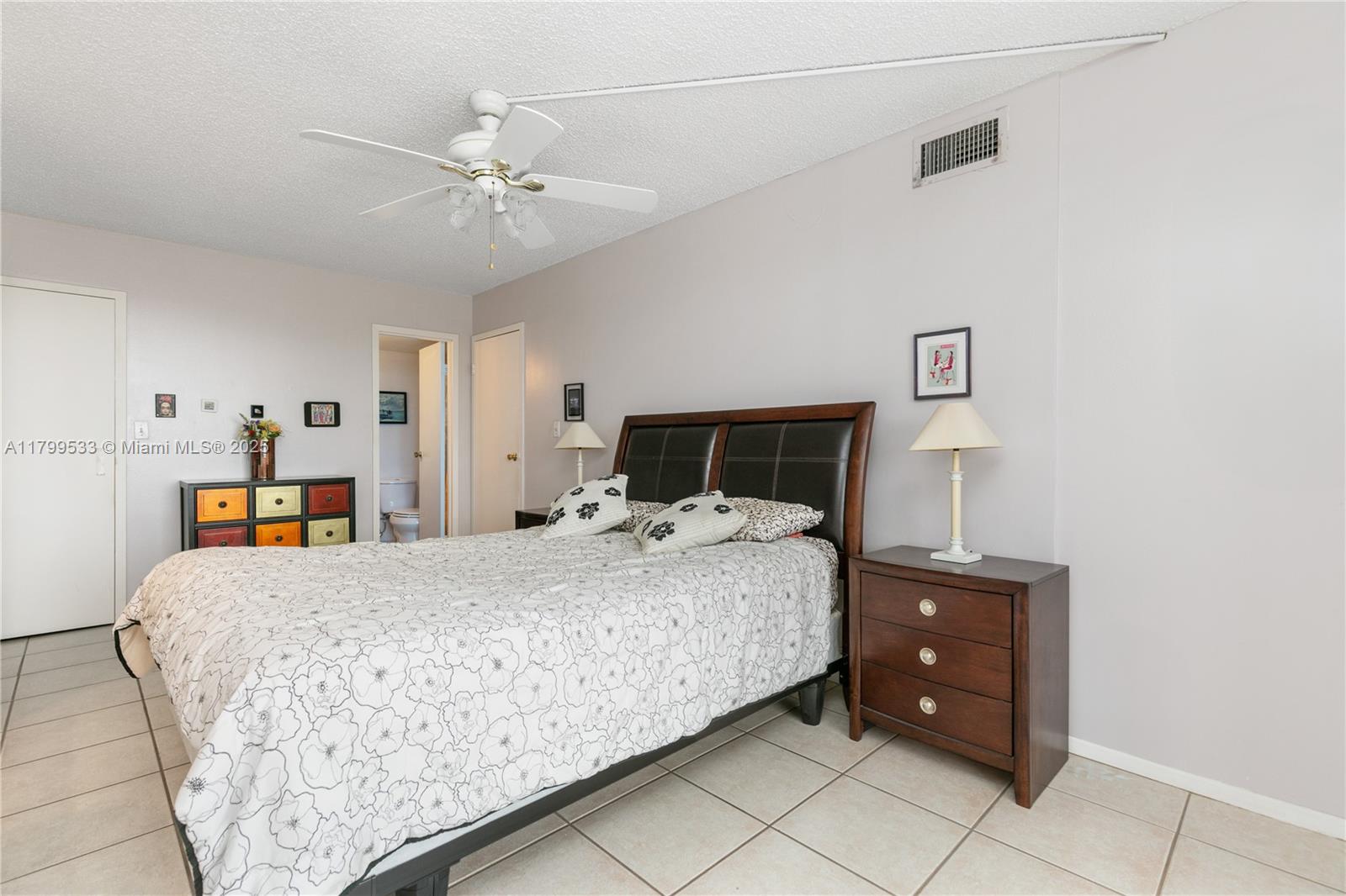 DESOTO PARK CONDO - Residential Lease