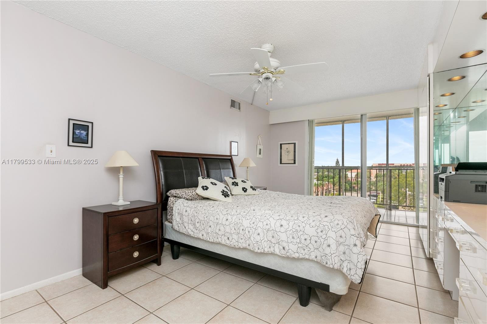 DESOTO PARK CONDO - Residential Lease