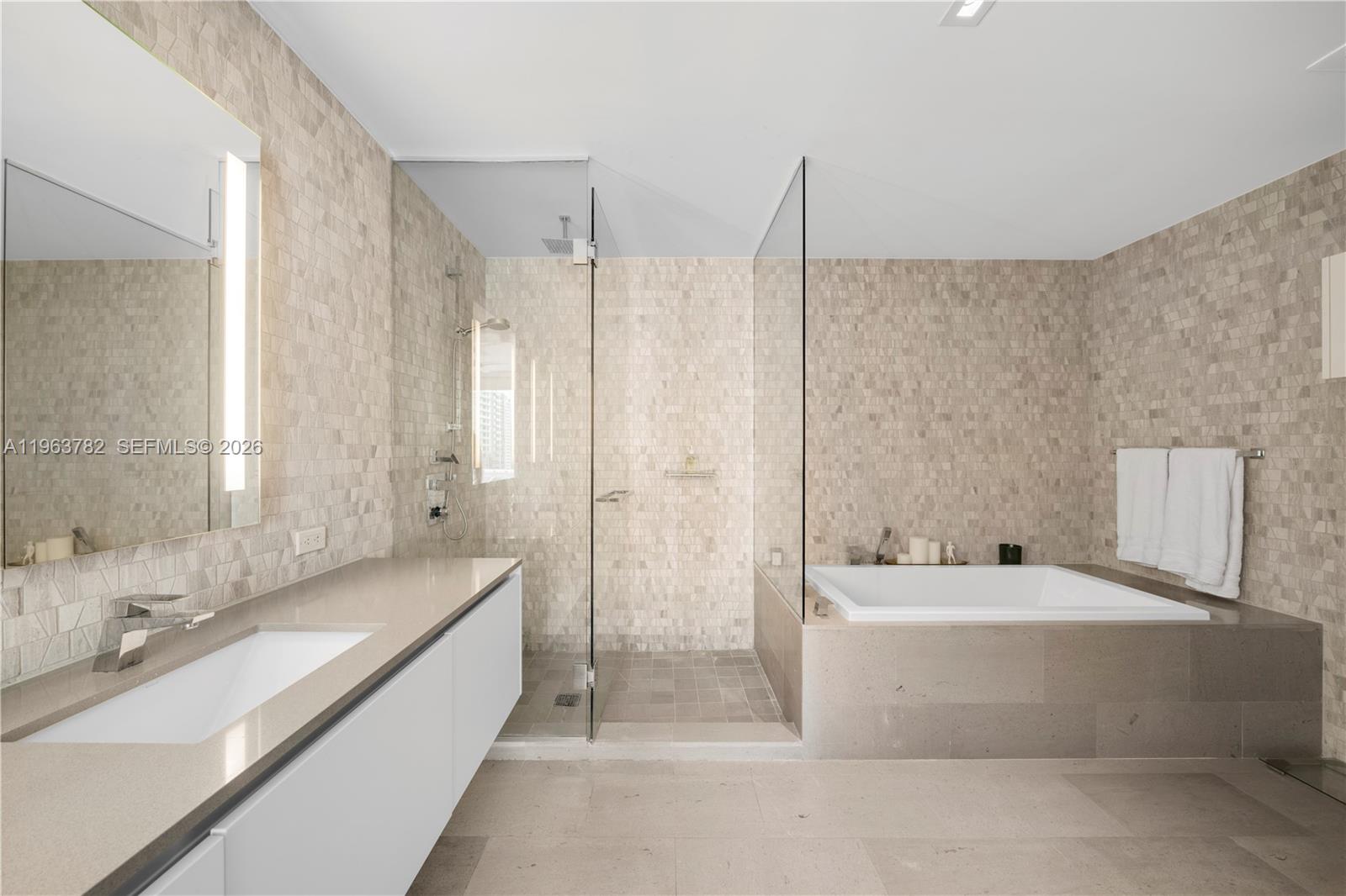 RISE CONDO - Residential