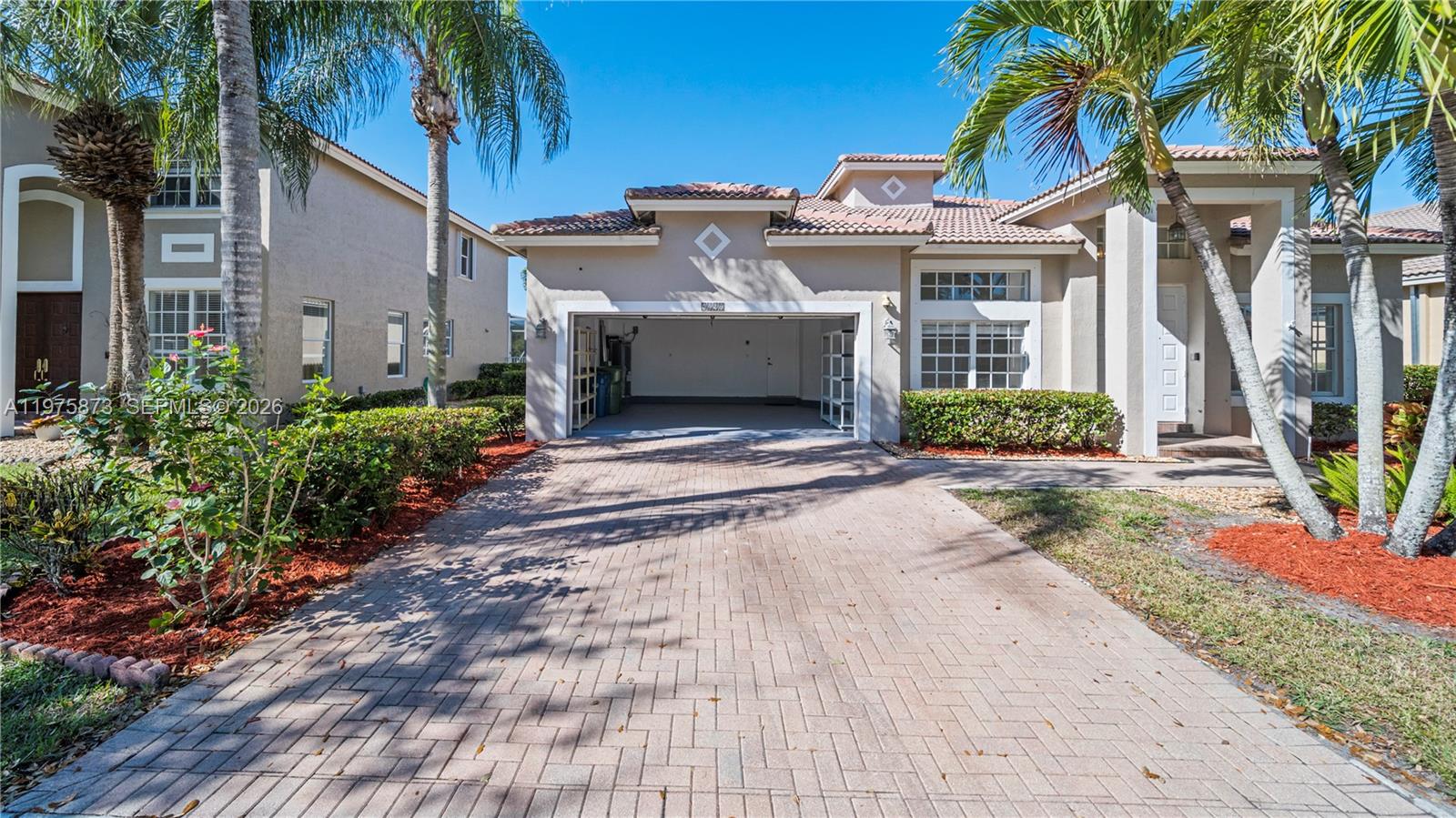 DIAMOND CAY - Residential Lease